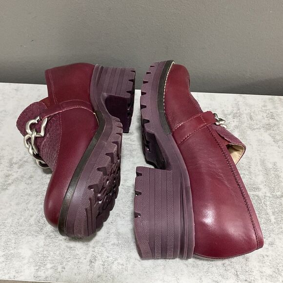 Dromedaris Leather Women's Burgundy Loafers w/silver Chain Detail Size 38 US 8 - Picture 14 of 16